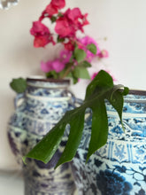 Load image into Gallery viewer, Paper Vase