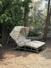Load image into Gallery viewer, Double Sunbed