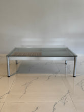 Load image into Gallery viewer, Helsinki Display Table