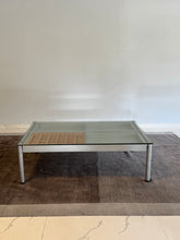 Load image into Gallery viewer, Helsinki Display Table