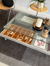 Load image into Gallery viewer, Helsinki Display Table