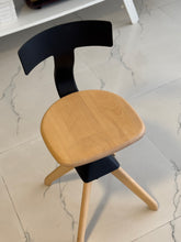 Load image into Gallery viewer, Tuffy Chair