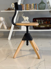 Load image into Gallery viewer, Tuffy Chair