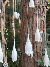 Load image into Gallery viewer, Porcelain Ornement