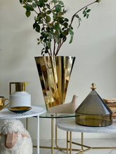 Load image into Gallery viewer, Shangai Vase Metallic