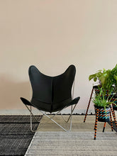Load image into Gallery viewer, Fauteuil AA Black Leather