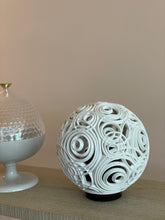 Load image into Gallery viewer, Vogue Diffuser White