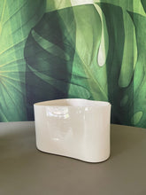 Load image into Gallery viewer, Riihitie Plant Pot A Small white