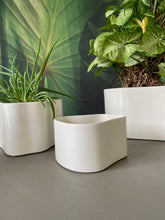 Load image into Gallery viewer, Riihitie Plant Pot A Small white