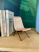 Load image into Gallery viewer, Miniatures Antony