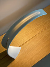 Load image into Gallery viewer, Taj Lamp White