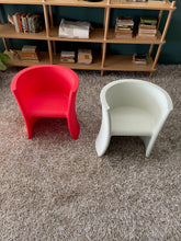 Load image into Gallery viewer, Trioli Chair