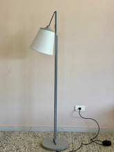 Load image into Gallery viewer, Pull Floor Lamp