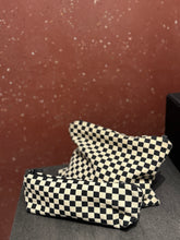 Load image into Gallery viewer, Zip Pouches Vitra
