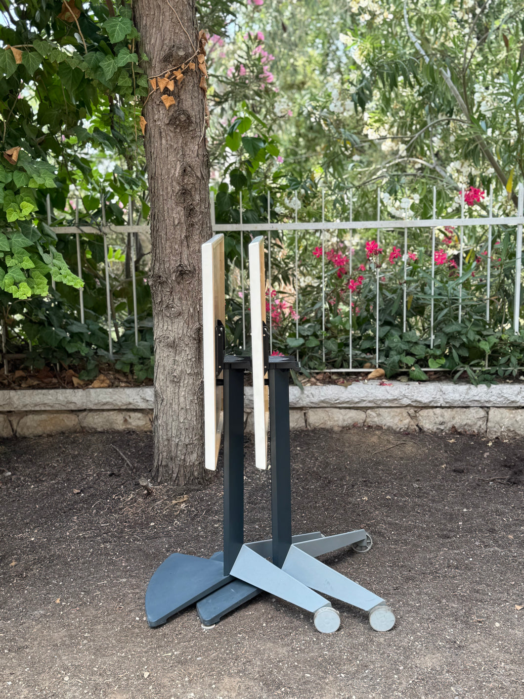 Aida Foldable Table