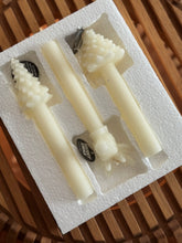 Load image into Gallery viewer, Deer &amp; Tree decorative candles
