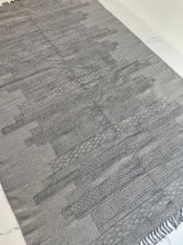 Load image into Gallery viewer, Rug Karma Grey
