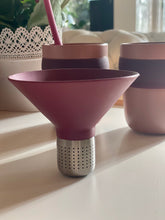 Load image into Gallery viewer, Dripless Tea Strainer
