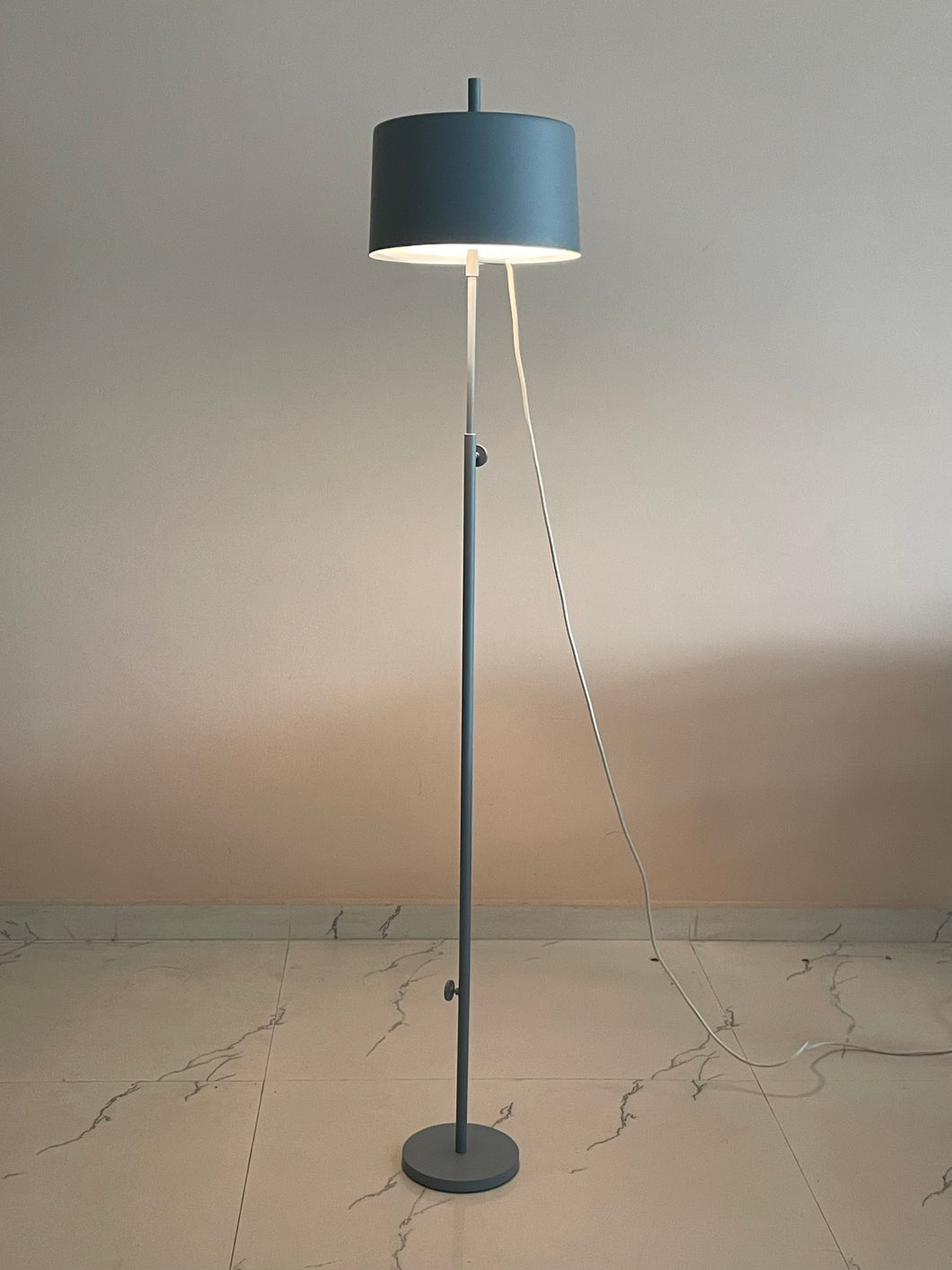 W 132 Floor Lamp Grey