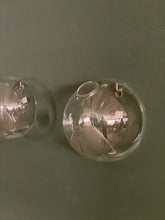 Load image into Gallery viewer, Hanging Ball Vase

