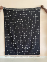 Load image into Gallery viewer, Dot Pattern Blanket
