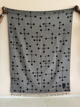 Load image into Gallery viewer, Dot Pattern Blanket
