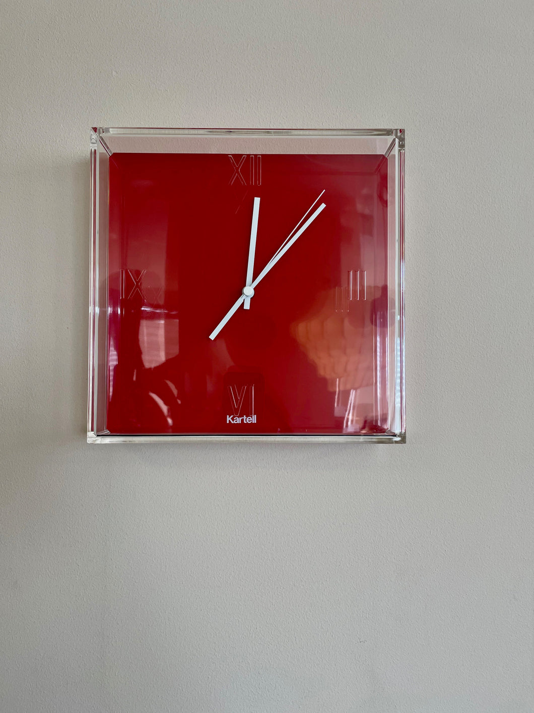 Tic & Tac Clock Red