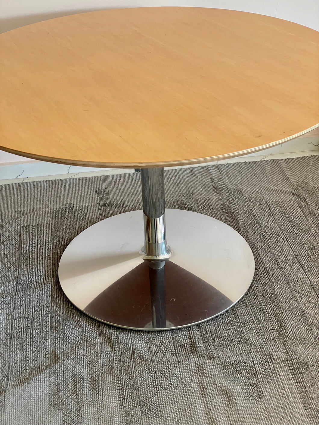 Circle Table