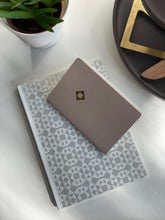 Load image into Gallery viewer, Facets White Note Book

