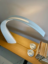 Load image into Gallery viewer, Taj Lamp White
