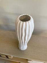 Load image into Gallery viewer, Agios Vases
