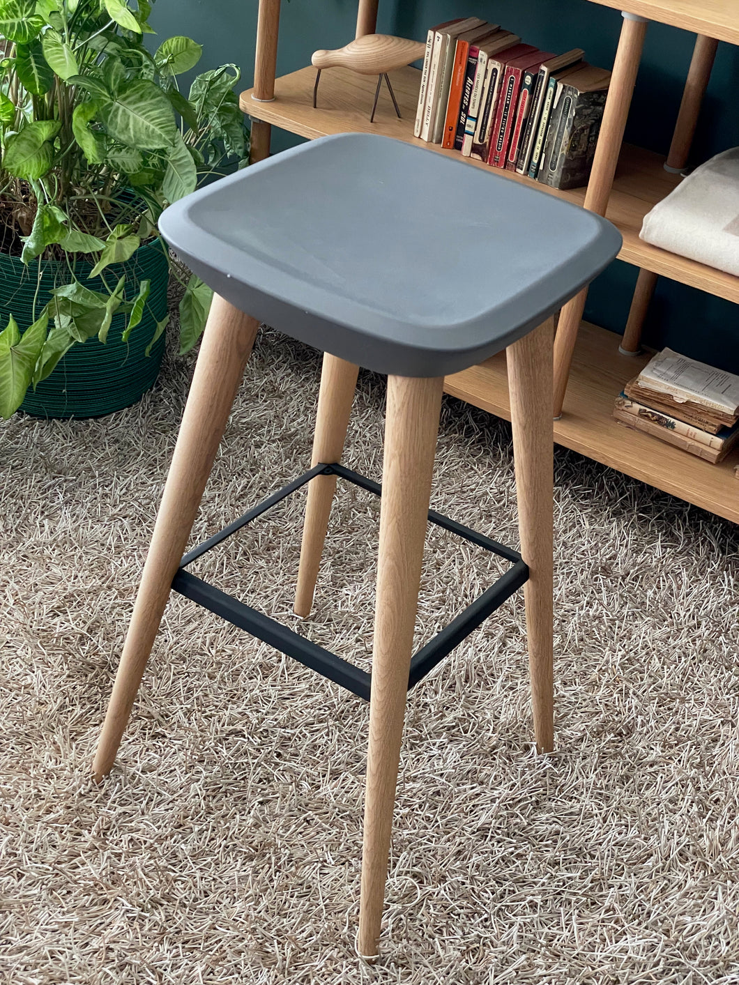 Pebble Barstool XL