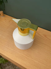 Load image into Gallery viewer, Geo Vacuum Jug 1 L White / Gold
