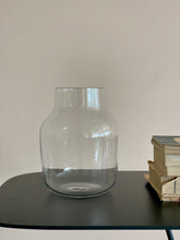 Load image into Gallery viewer, Silent Vase Clear L
