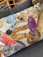 Load image into Gallery viewer, Missoni Linen Cushion ( set of 2 )
