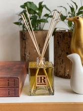 Load image into Gallery viewer, Cedar Wood Home Fragrance
